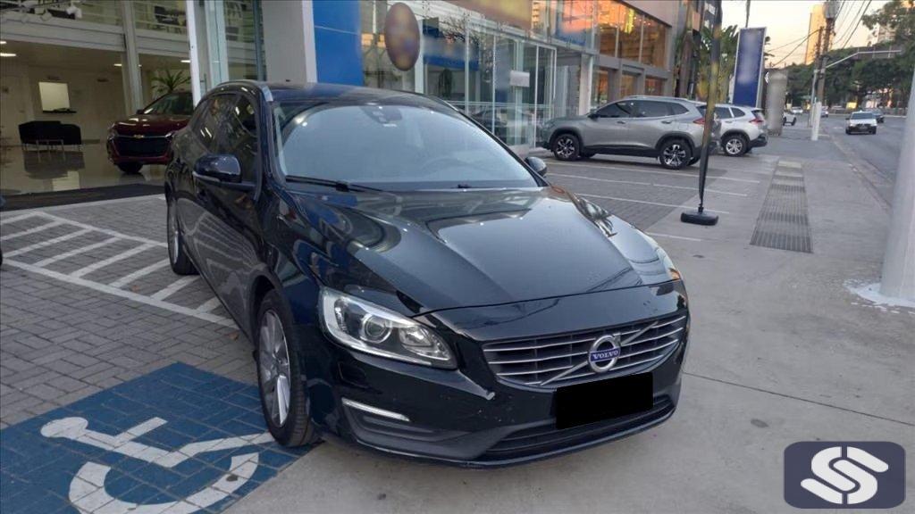 VOLVO V60 KINETIC  CÓD.P0169