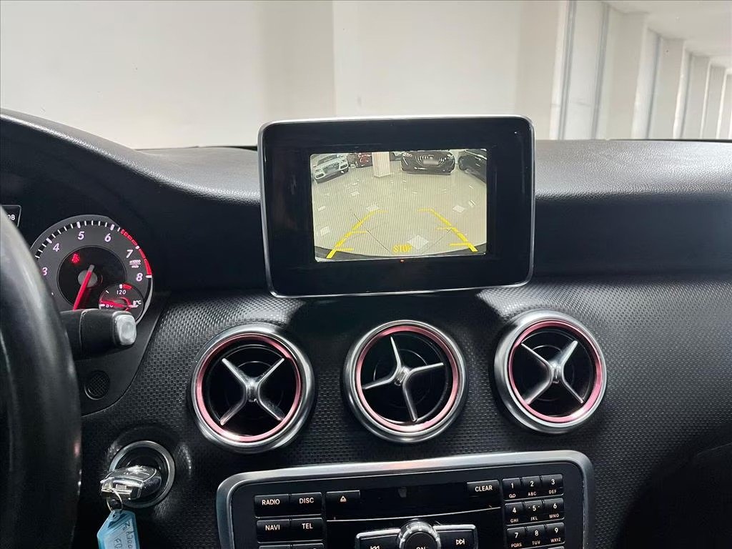 M. BENZ A 200