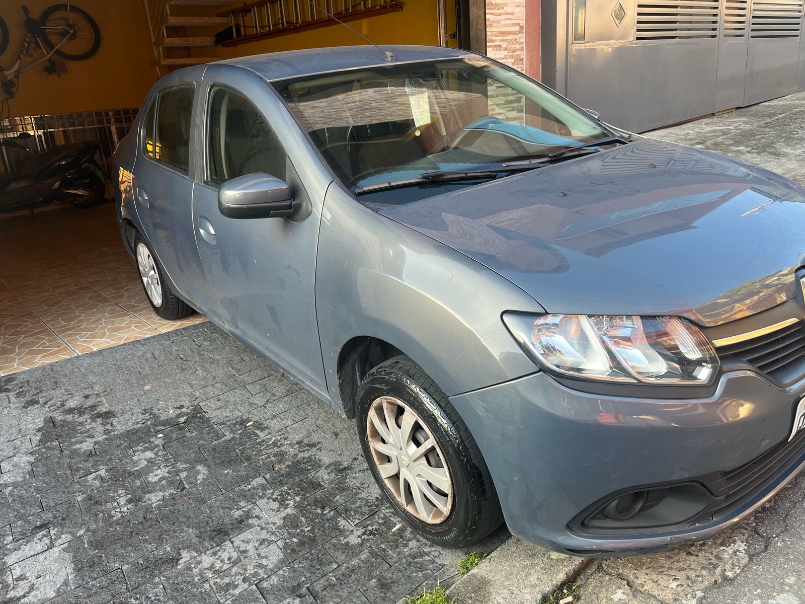 RENAULT LOGAN