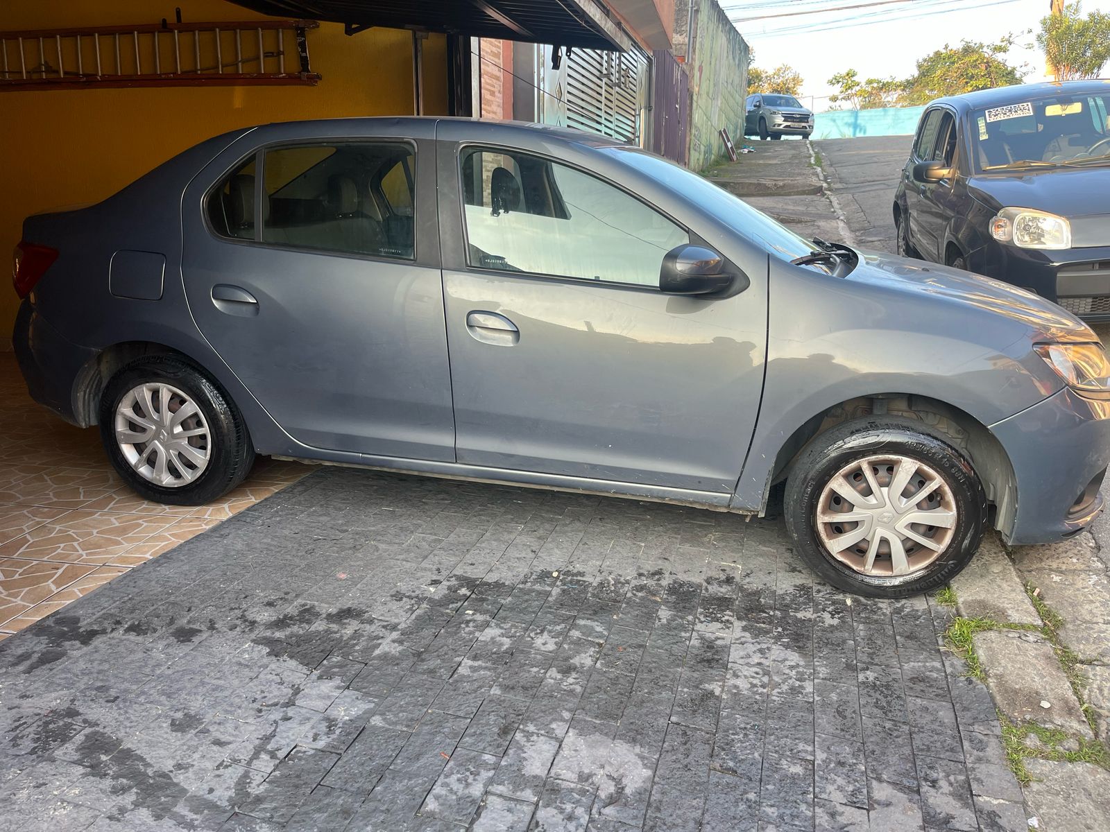 RENAULT LOGAN