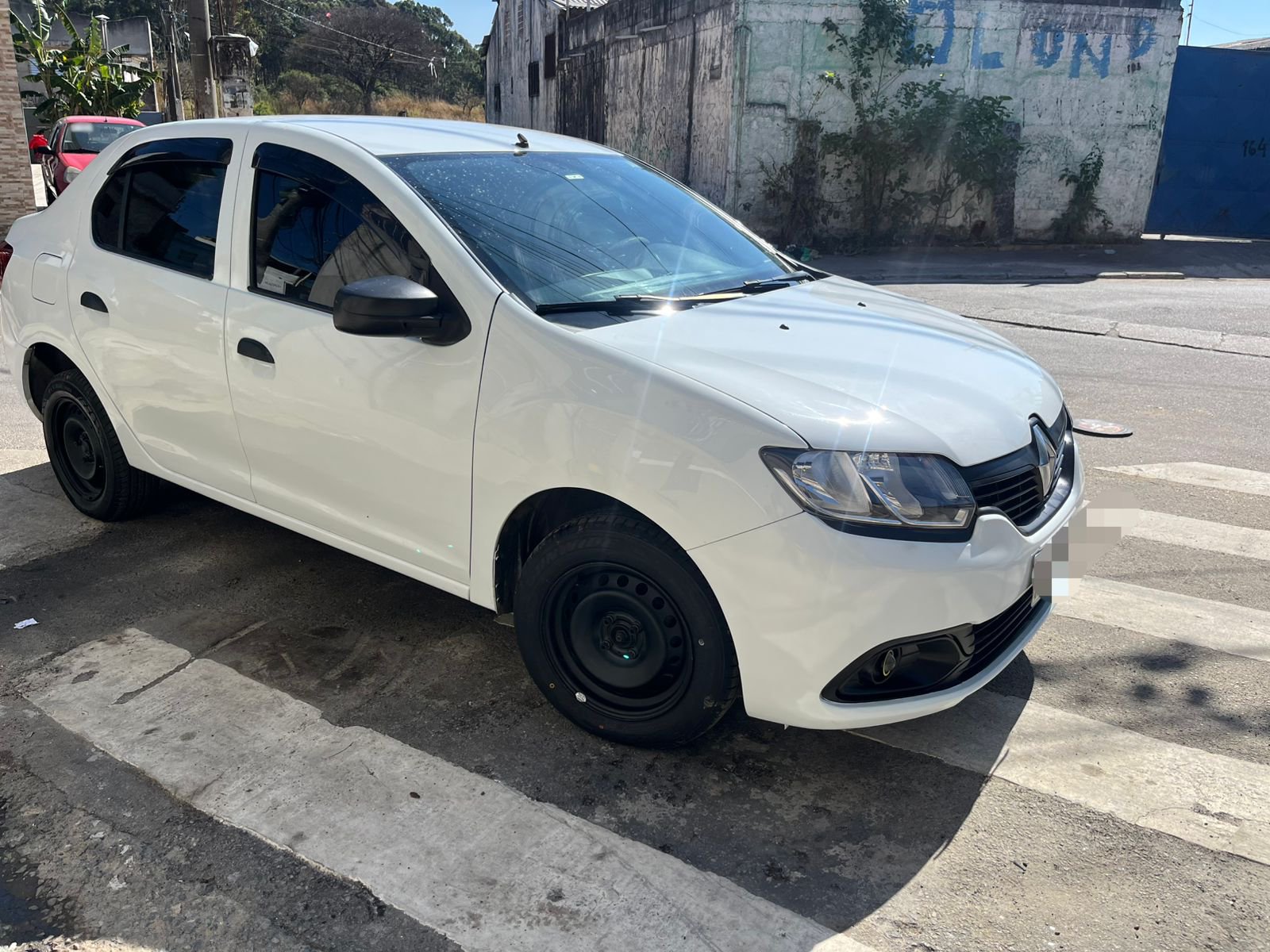 RENAULT LOGAN