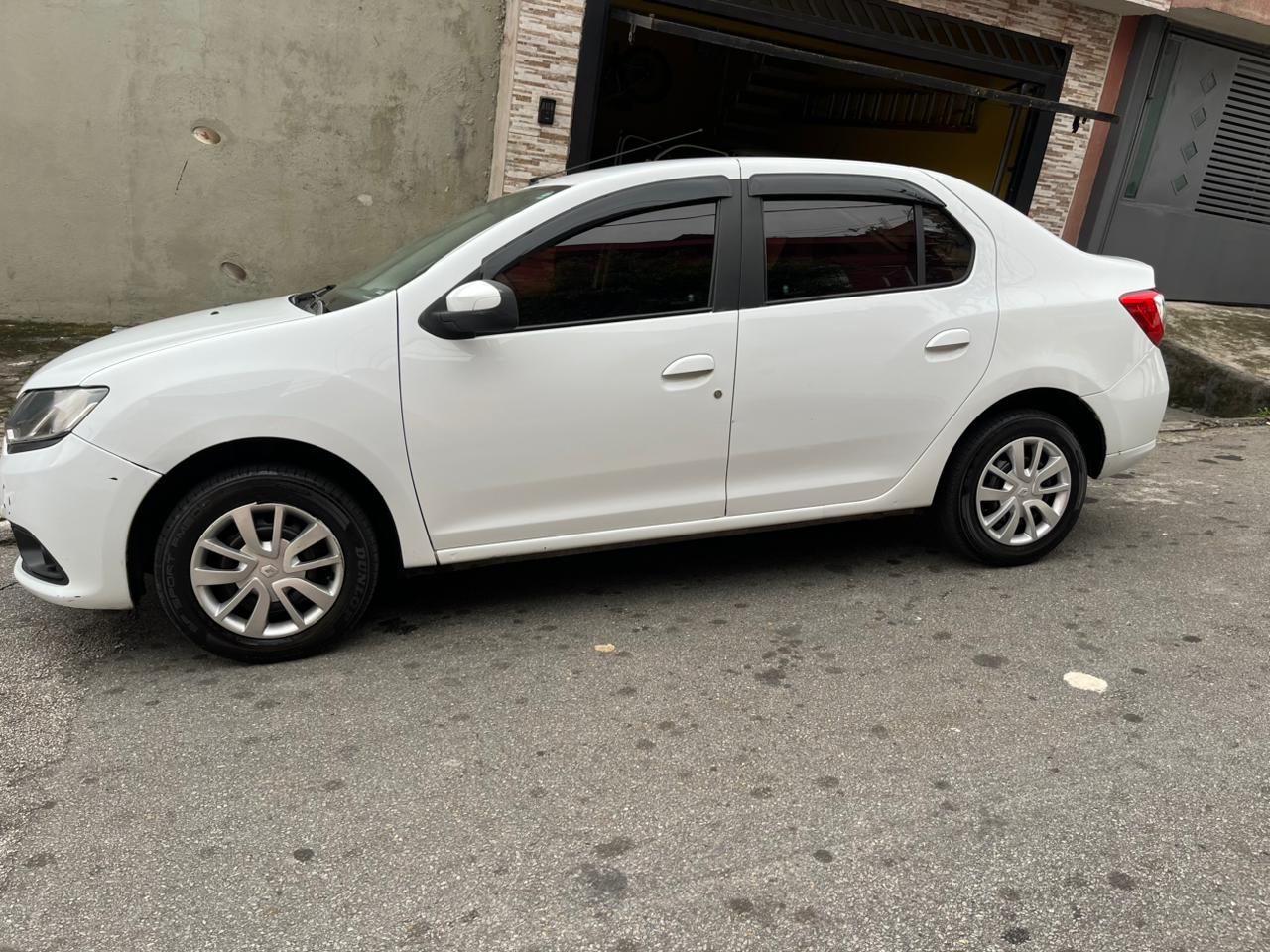 RENAULT LOGAN