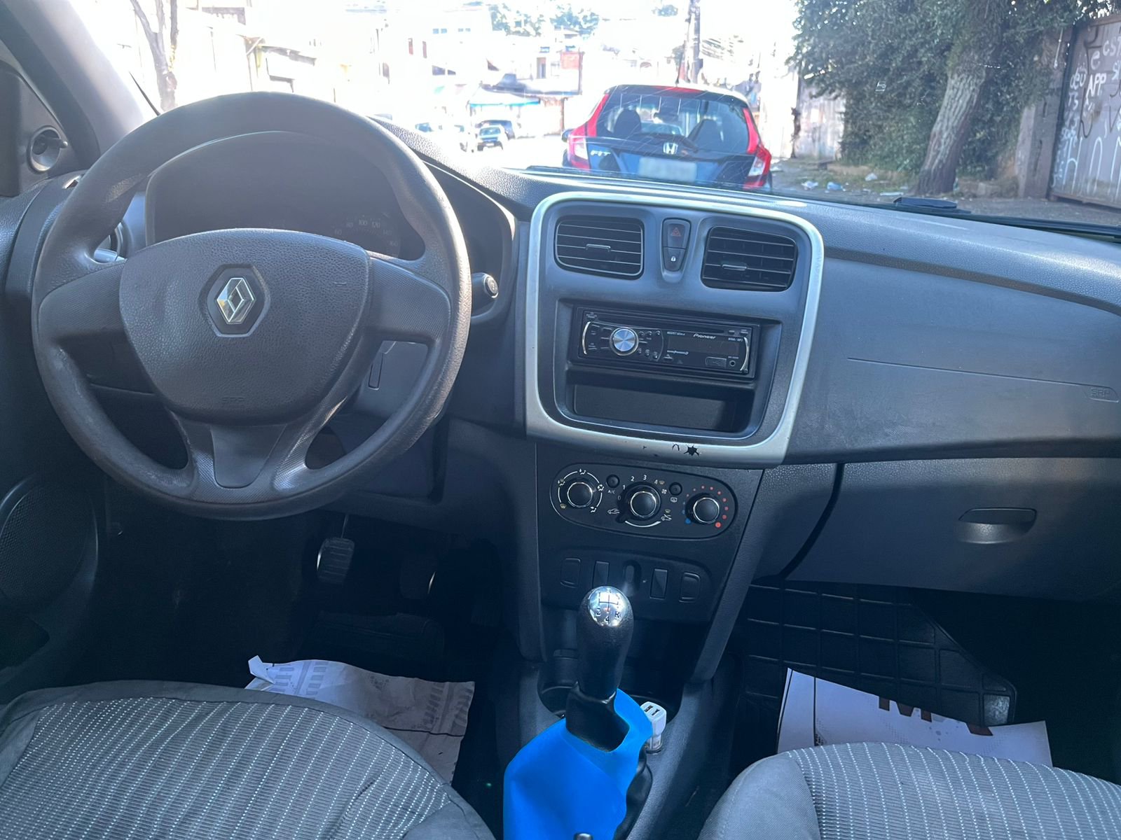 RENAULT LOGAN
