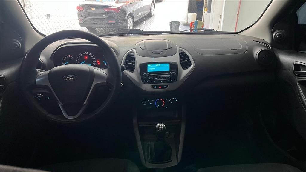 FORD KA SEDAN